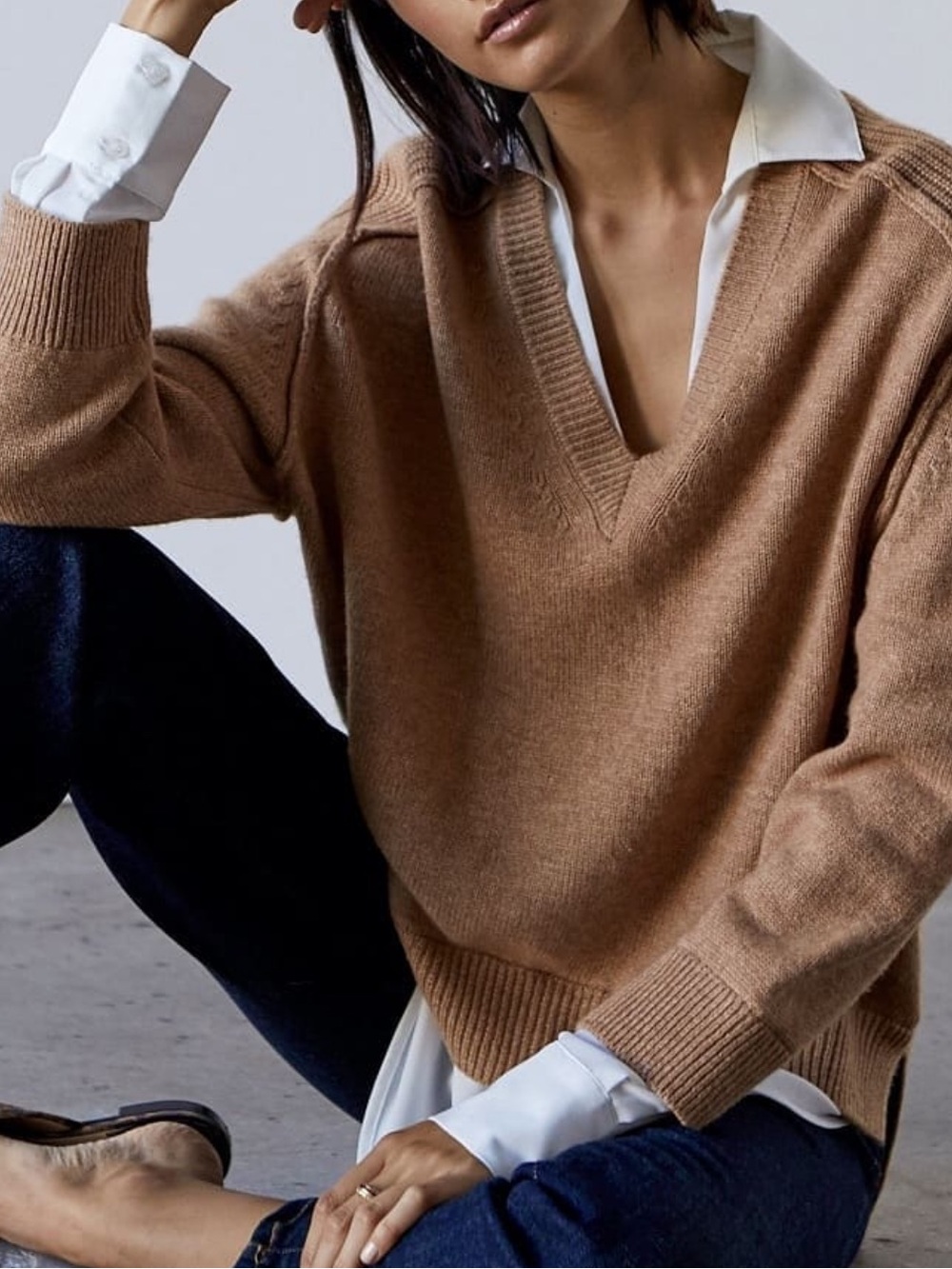 Brochu Walker Layer Looker V Neck Cashmere Blend Sweater Camel Small